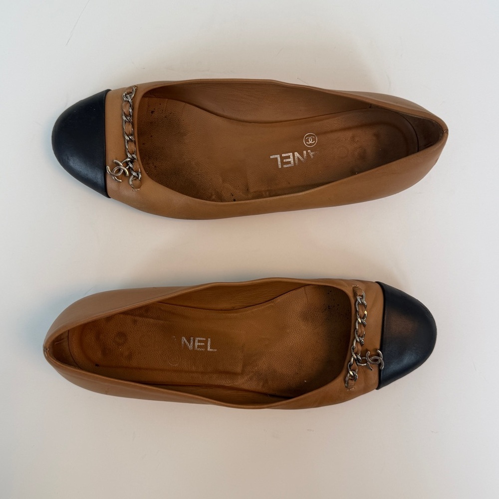 Chanel Two-Tone Leather Ballet Flats with Chain Detail